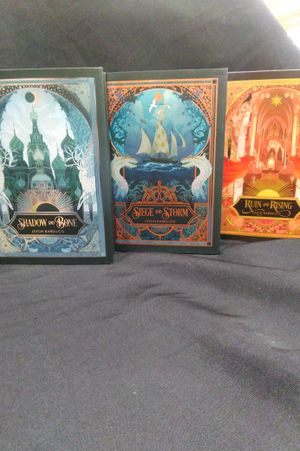 Shadow and Bone Trilogy image number 0