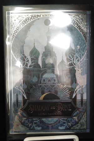 Shadow and Bone image number 0