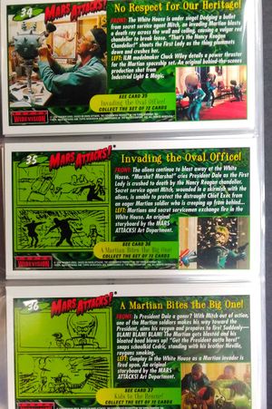 Mars Attacks! - 1996 Topps  image number 2