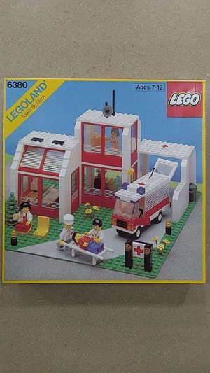 LEGO Legoland Town System Emergency Treatment Center 6380 image number 2