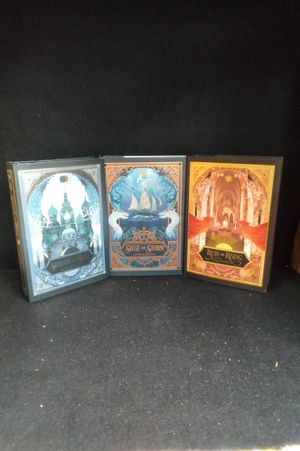 The Shadow And Bone Trilogy  image number 0