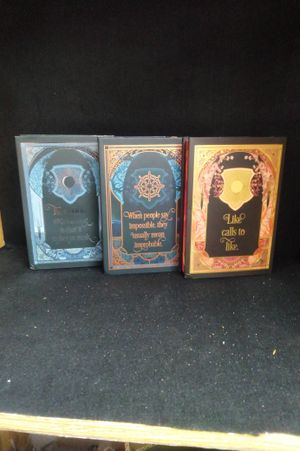 The Shadow And Bone Trilogy  image number 2