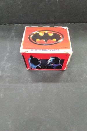 Batman Trading Cards (Box of 132 Trading Cards) image number 0