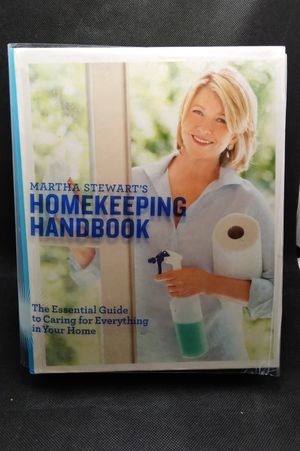 Martha Stewart's Homekeeping Handbook image number 0
