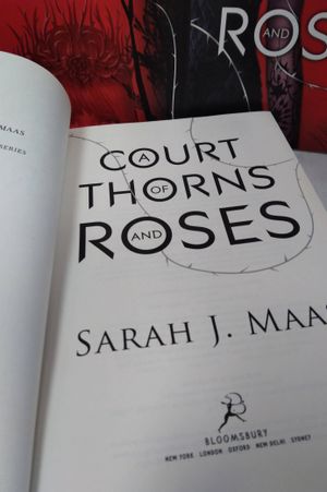 A Court of Thorns and Roses image number 2