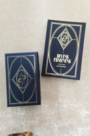 Divine Feminine Tarot Deck image number 0