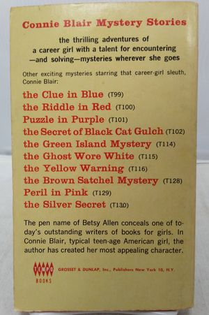 The Mystery of the Ruby Queens: A Connie Blair Mystery image number 1