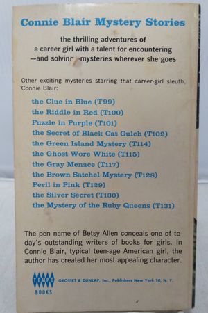 The Yellow Warning: A Connie Blair Mystery image number 1