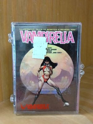 Vampirella Trading Cards image number 0