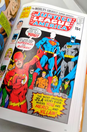 Justice League of America: The Bronze Age Omnibus Vol. 1 (Leia Sozinho Com Ladybird, Nivel 4 / Read It Yourself With Ladybird, Level 4) image number 2