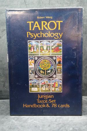 Tarot Psychology: a Practical Guide to the Jungian Tarot (With Cards) Jungian Tarot-Set, Handbook and 78 Cards image number 0