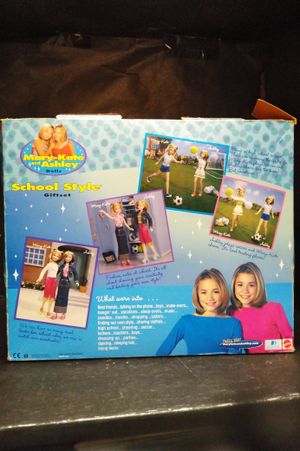 Mary-Kate and Ashley Billboard Dad Barbie Dolls image number 1