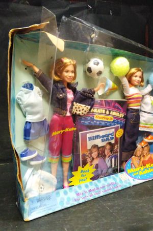 Mary-Kate and Ashley Billboard Dad Barbie Dolls image number 2