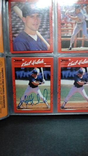 1990 Twins Trading cards w/ signed Hrbek image number 2